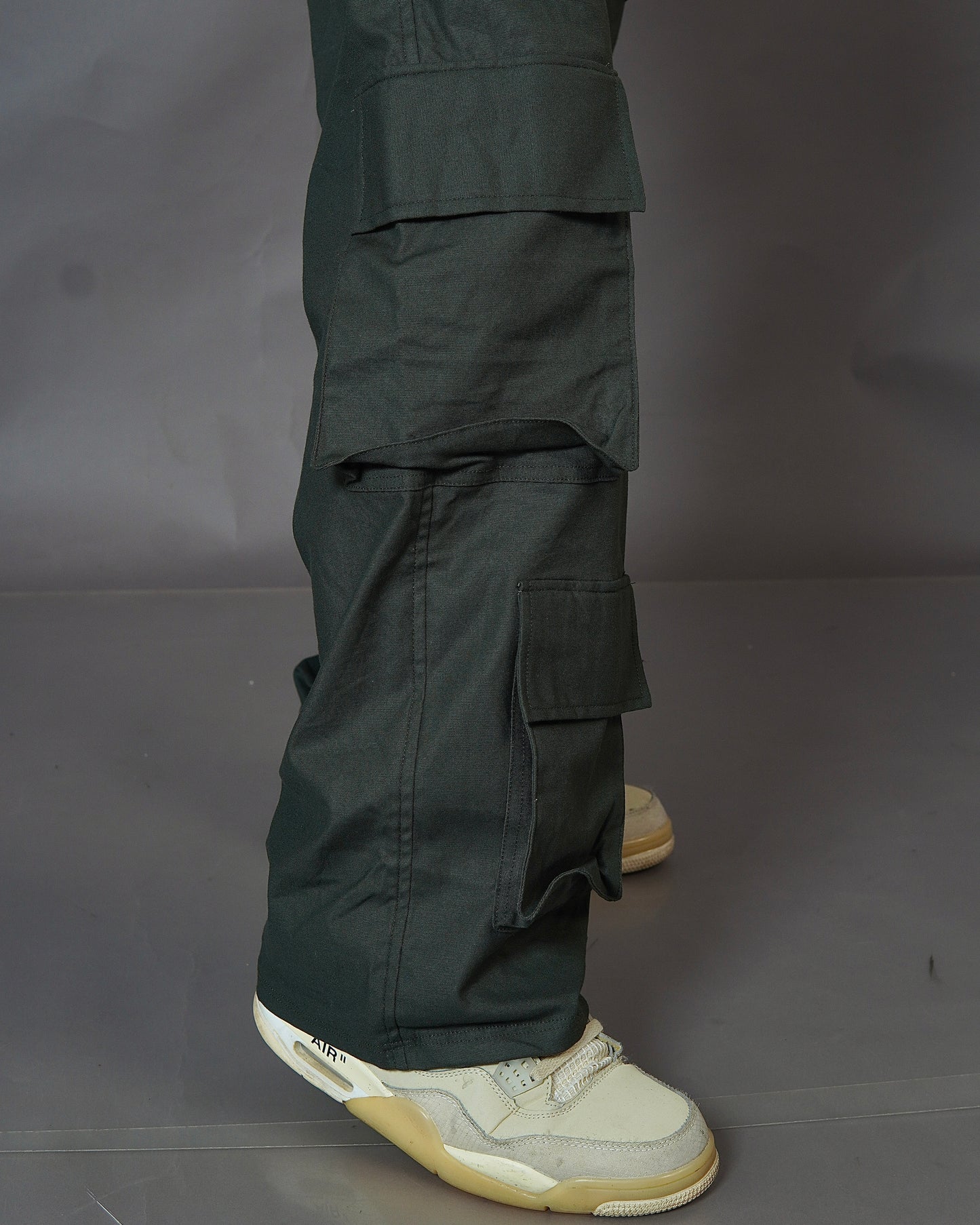 Olive Green Cargo Pants – Aesthetic Streetwear Utility Bottoms | Bombyy Clothings